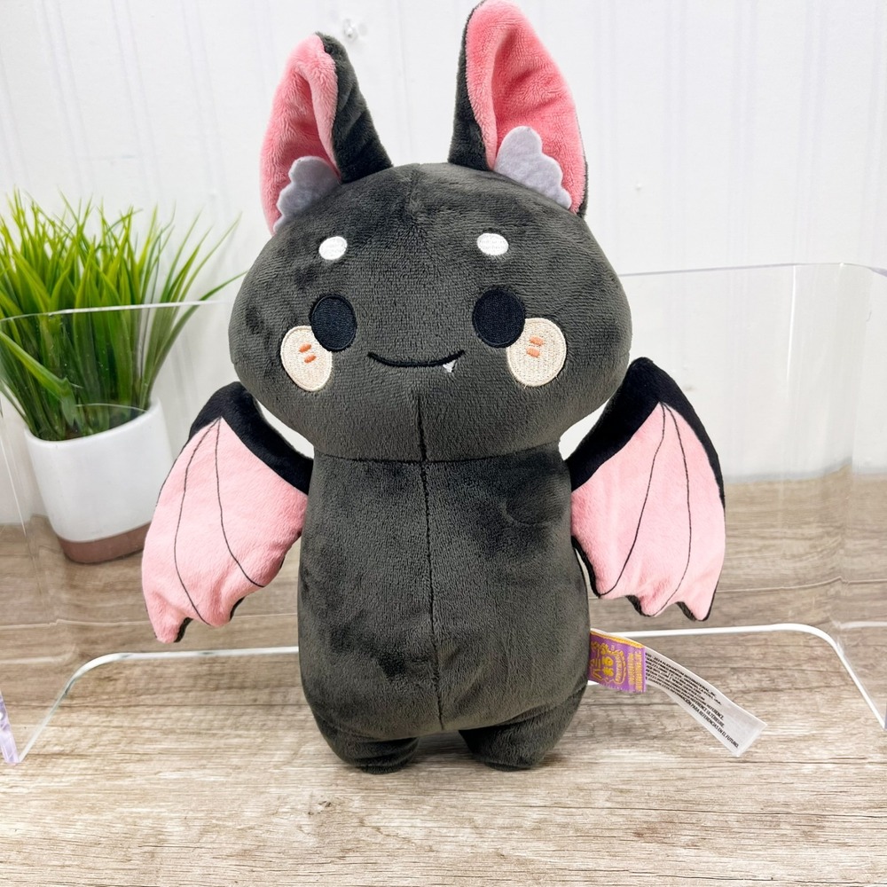2025 Cracker Barrel Exclusive Honeymaru Sweetheart Black Vampire Bat Plush